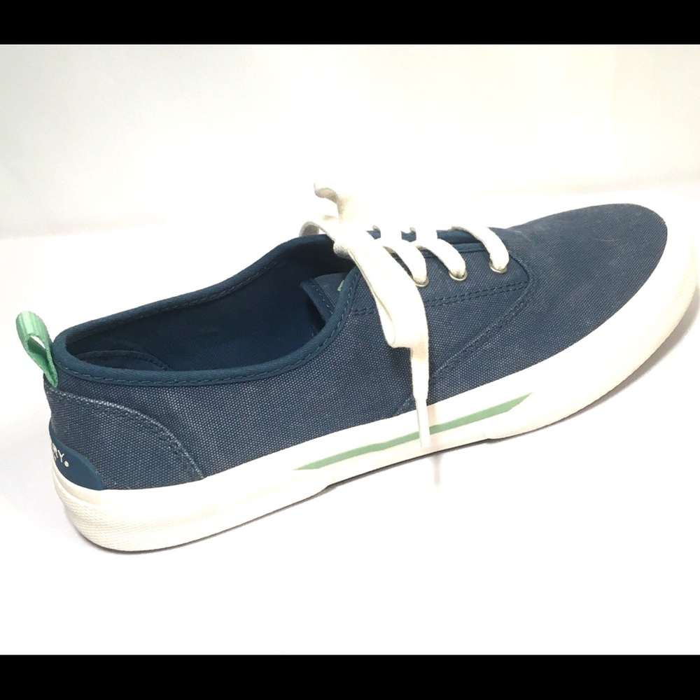 SPERRY PIER WAVE BLUE SNEAKERS - NWOT - Size 9 1/2